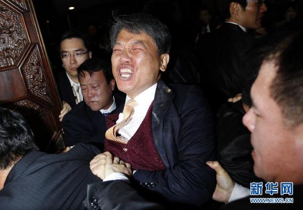 ����������Ա����ϯ̨�Ӵ��ᵯ��ͼ��